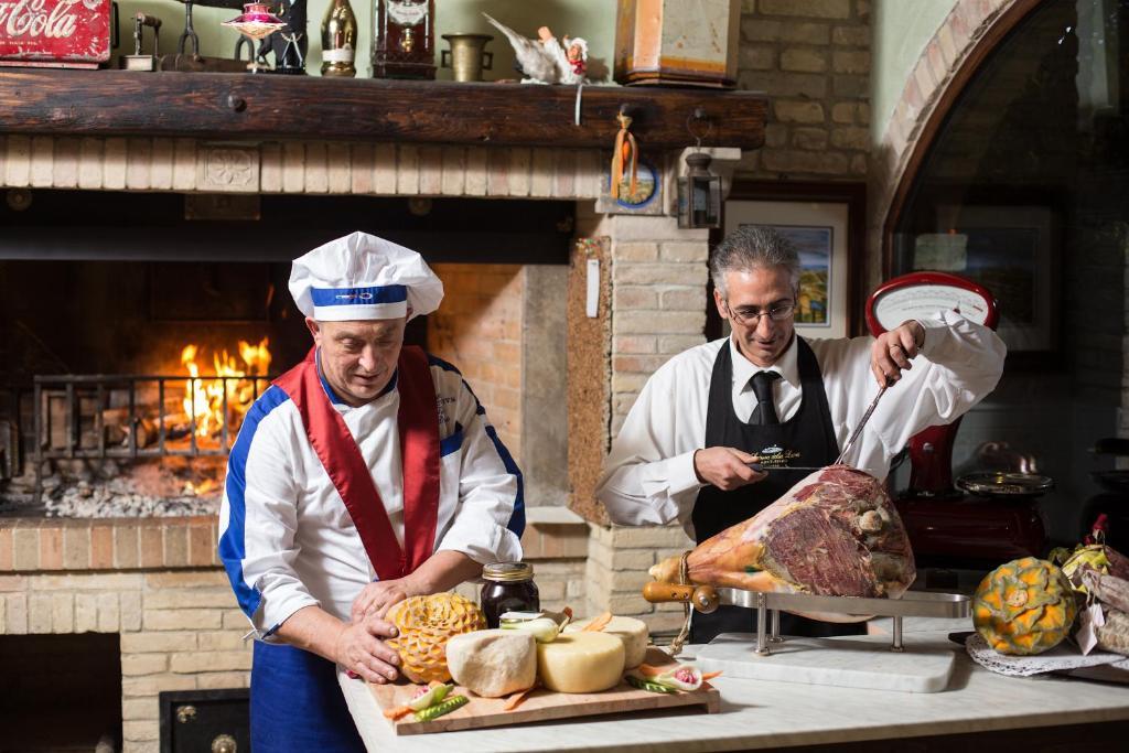 مونتيبراندون Agriturismo Il Sapore Della Luna المظهر الخارجي الصورة