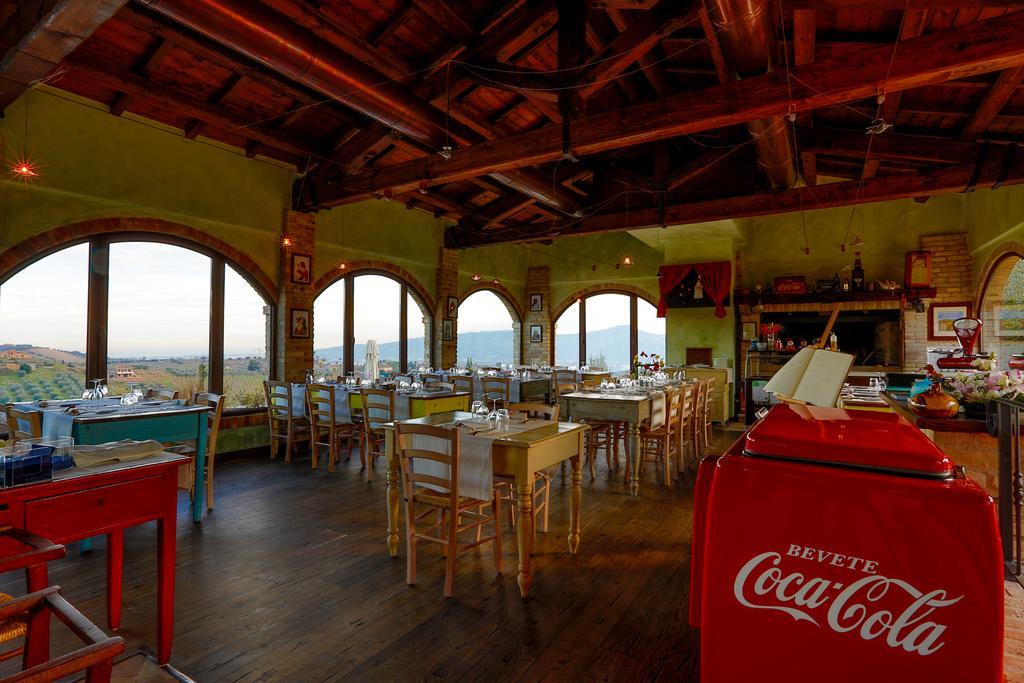 مونتيبراندون Agriturismo Il Sapore Della Luna المظهر الخارجي الصورة
