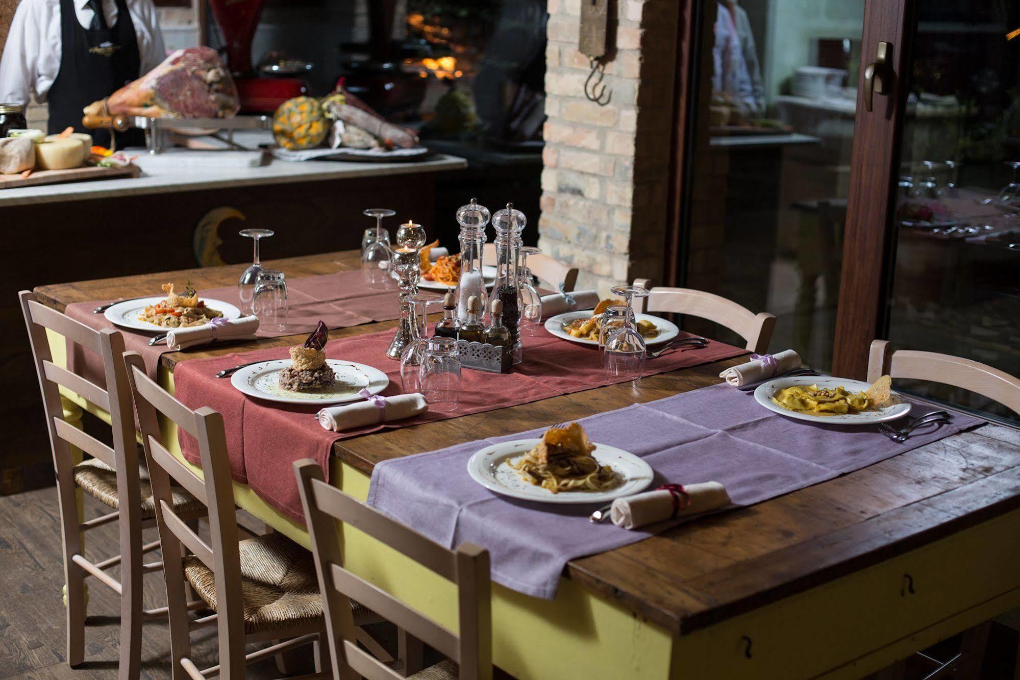 مونتيبراندون Agriturismo Il Sapore Della Luna المظهر الخارجي الصورة