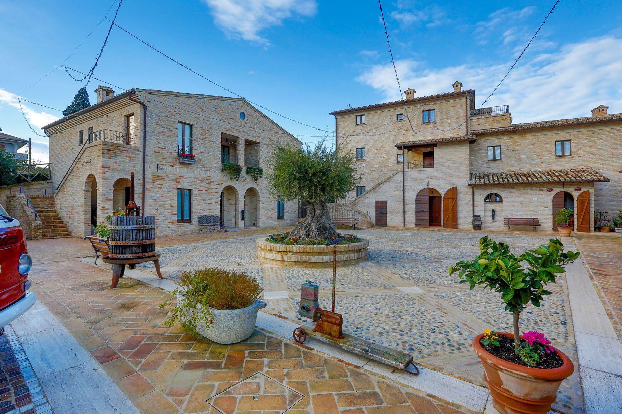 مونتيبراندون Agriturismo Il Sapore Della Luna المظهر الخارجي الصورة